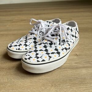Vans Youth/Women’s Black and White Checkered Daisy Sneakers SZ 5 youth 6.5 W